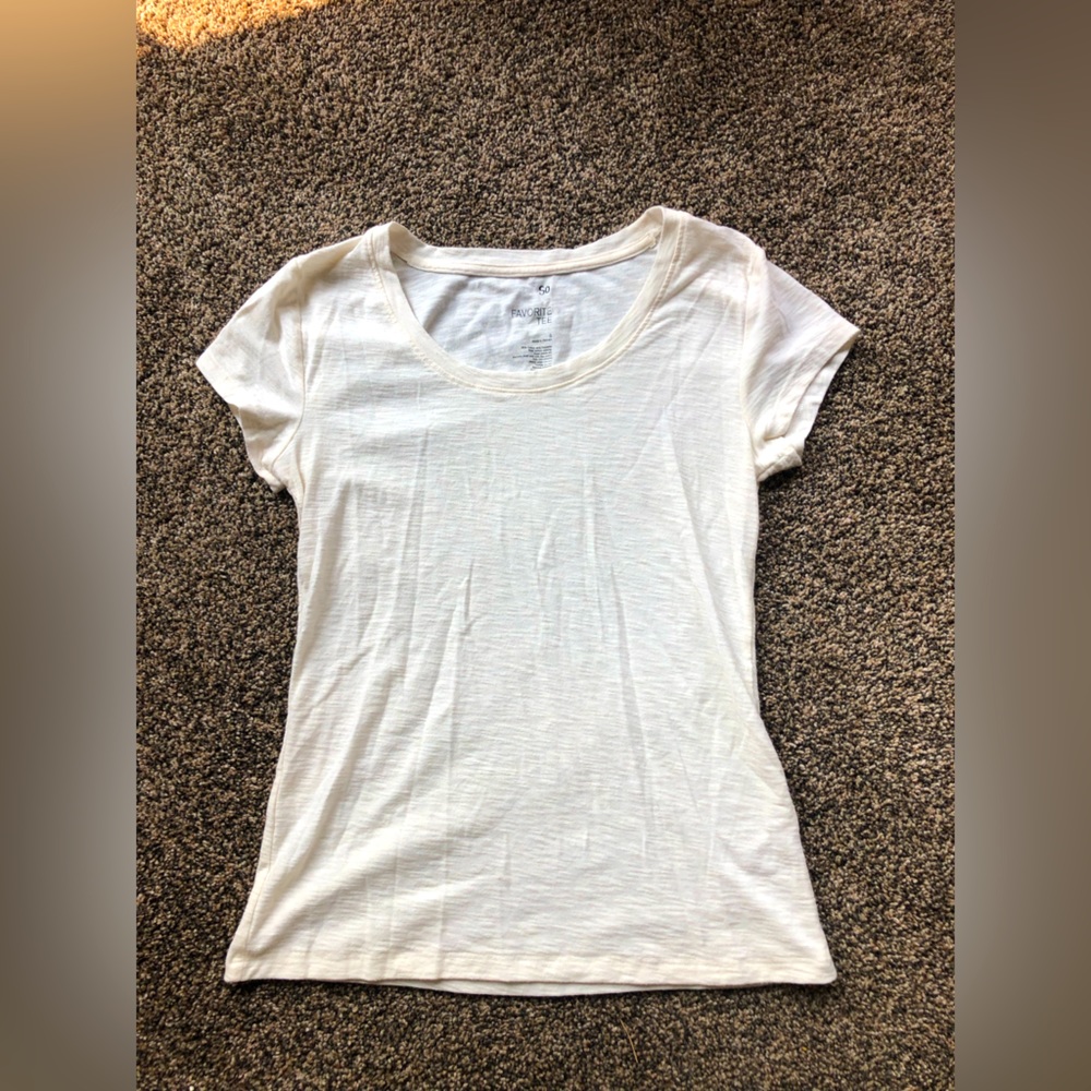 White tee
